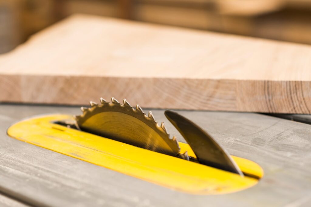 how to sharpen a table saw blade