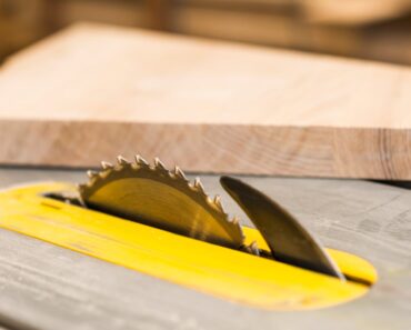how to sharpen a table saw blade